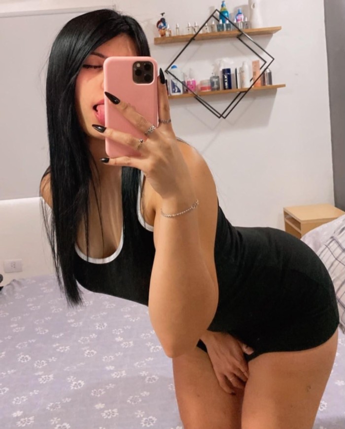 CACHONDA Y FOGOSA MUY EXPLOSIVA HURACAN DE LUJURIA