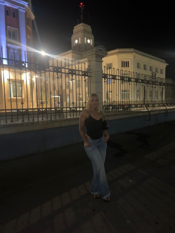 QUITA MI BRAGUITA Y HAZME EL AMOR BIEN RICO