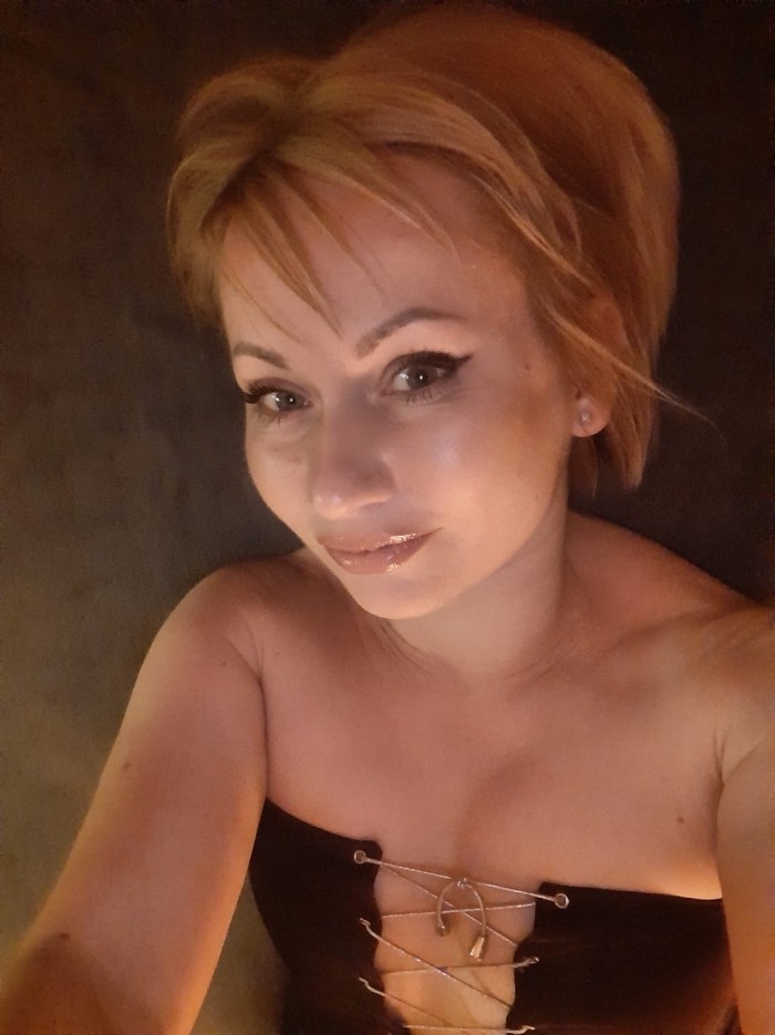 SOY ANASTASIA, UCRANIANA DISCRETA Y ATREVIDA