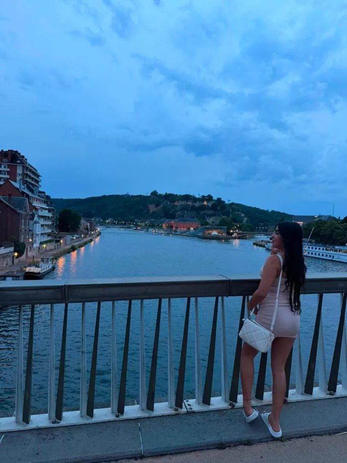 JOVENCITA CALIENTE Y MUY CACHONDA 607157507