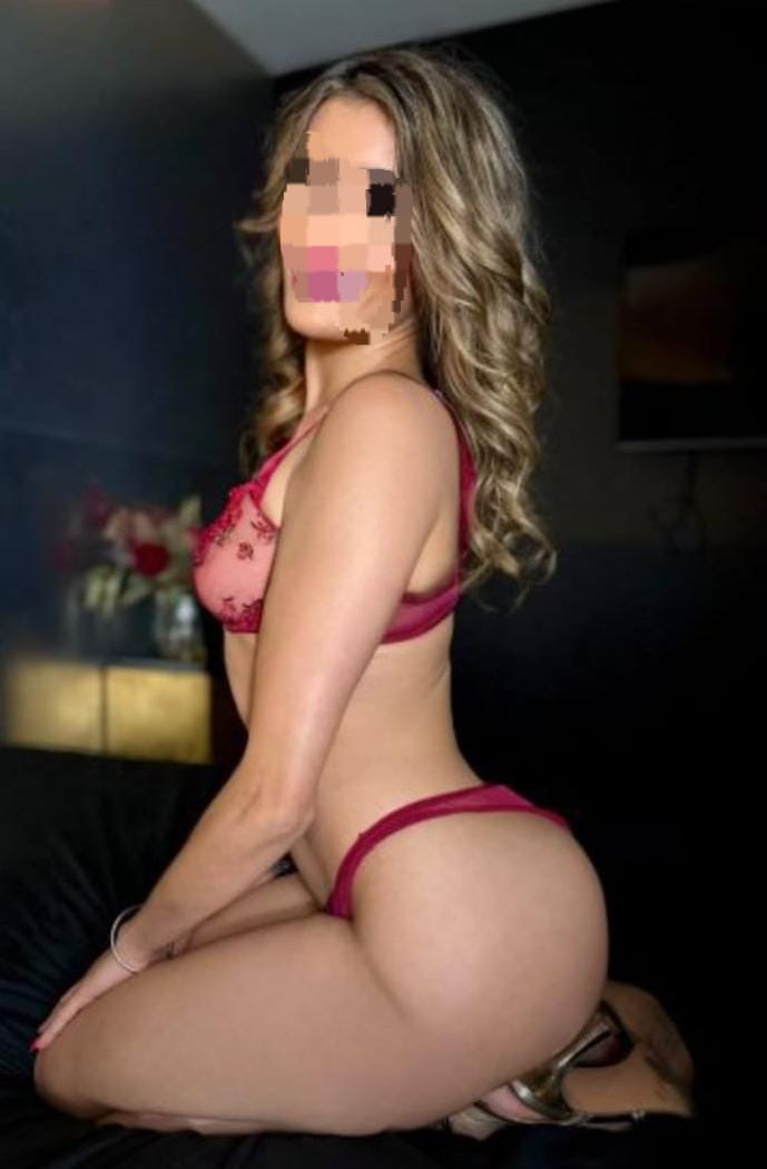 Rubia caliente nueva en tu ciudad