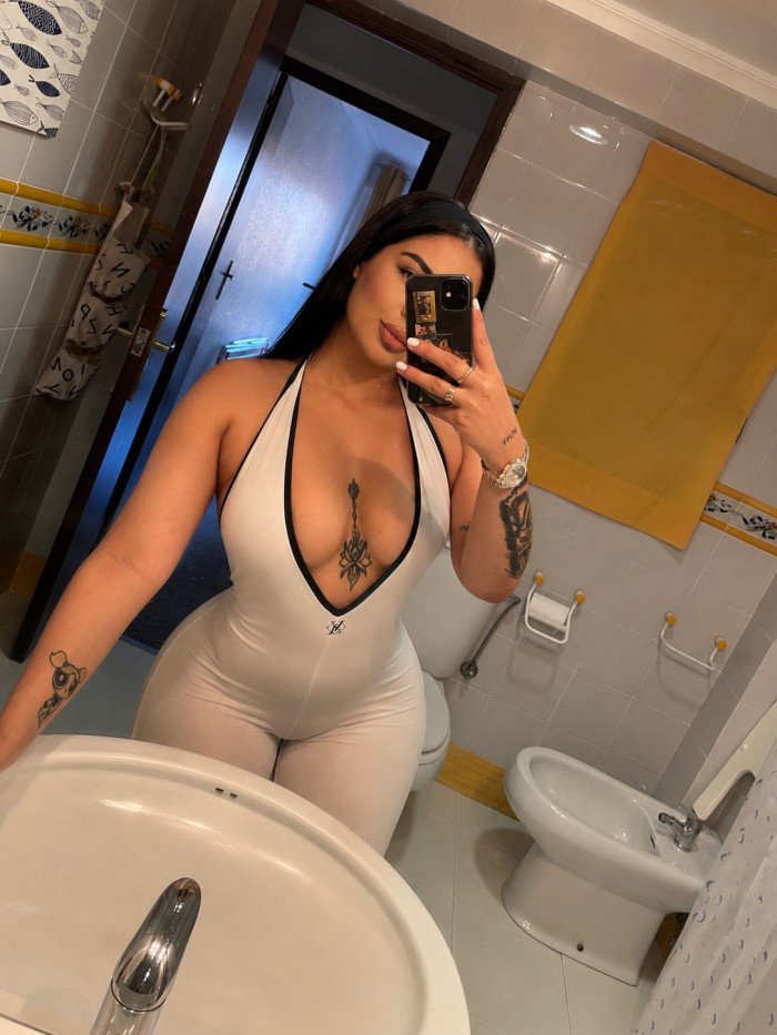 ESCORT DESEOSA DE MUCHO SEXO SENSUAL EN PLAYA DE S