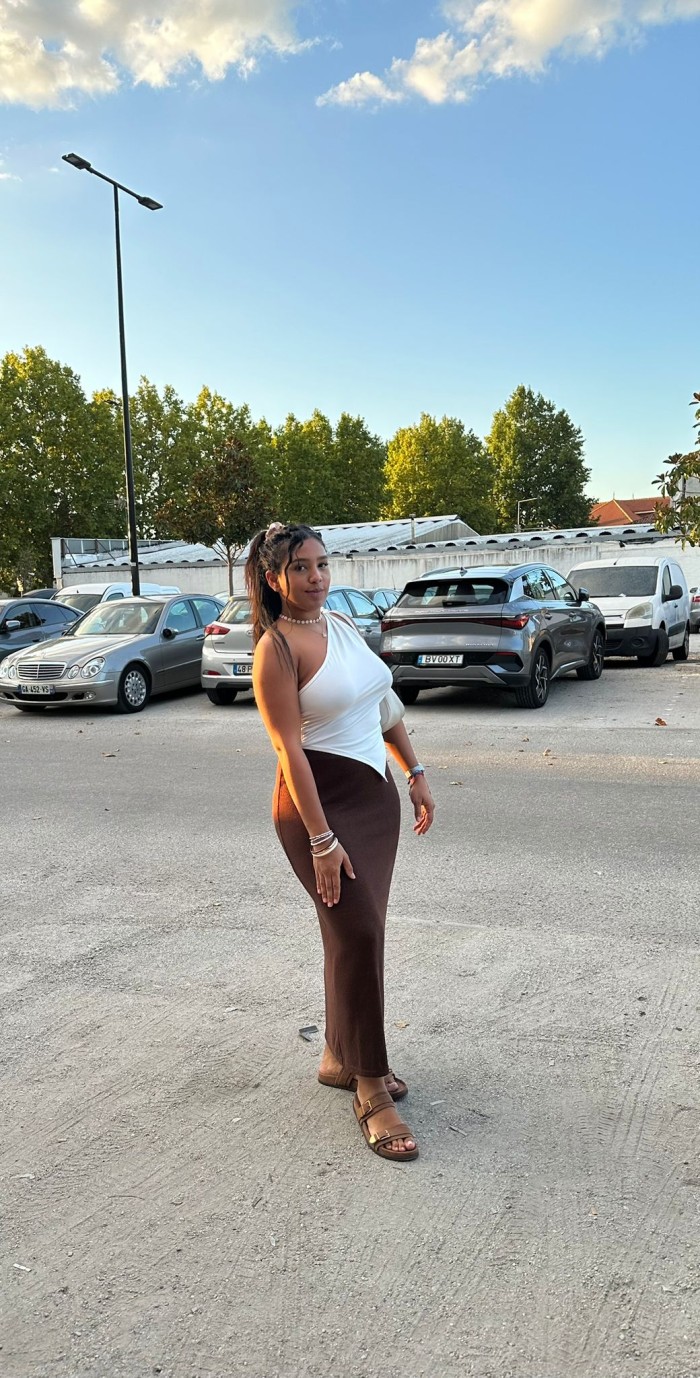 CON UNOS MOVIMIENTOS SENSUALES 641079140