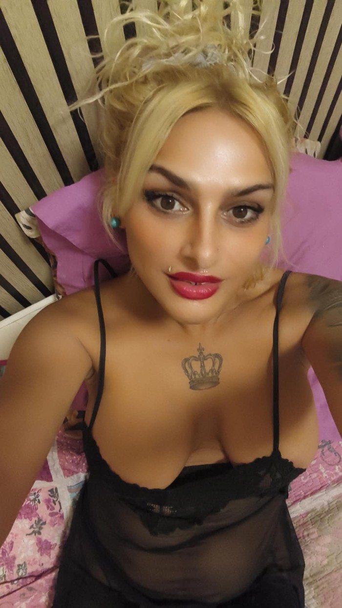 Victoria española gitana sexo natural coño y culo 24 h