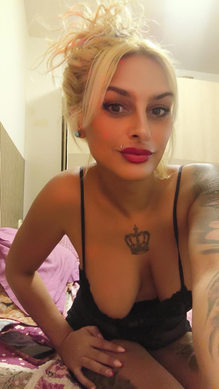 Victoria española gitana sexo natural coño y culo 24 h