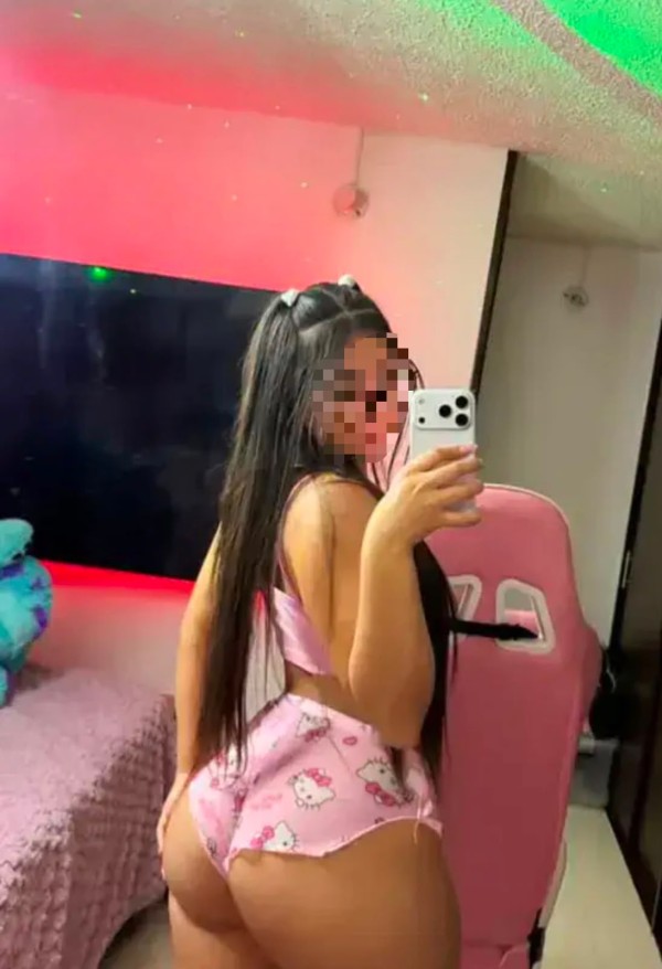 ARDIENTE CULONA MUY SENSUAL EN CORUÑA FIESTERA SEXO A TOPE 24/7
