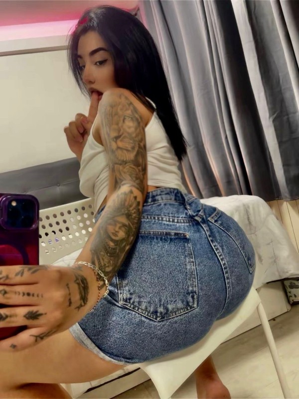 Cachonda y fogosa sexy latina nueva en la ciudad!