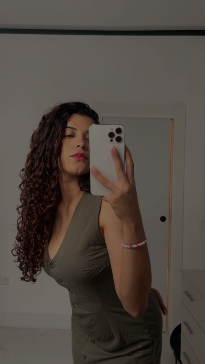 SOFIA MASAJISTA IMPLICADA