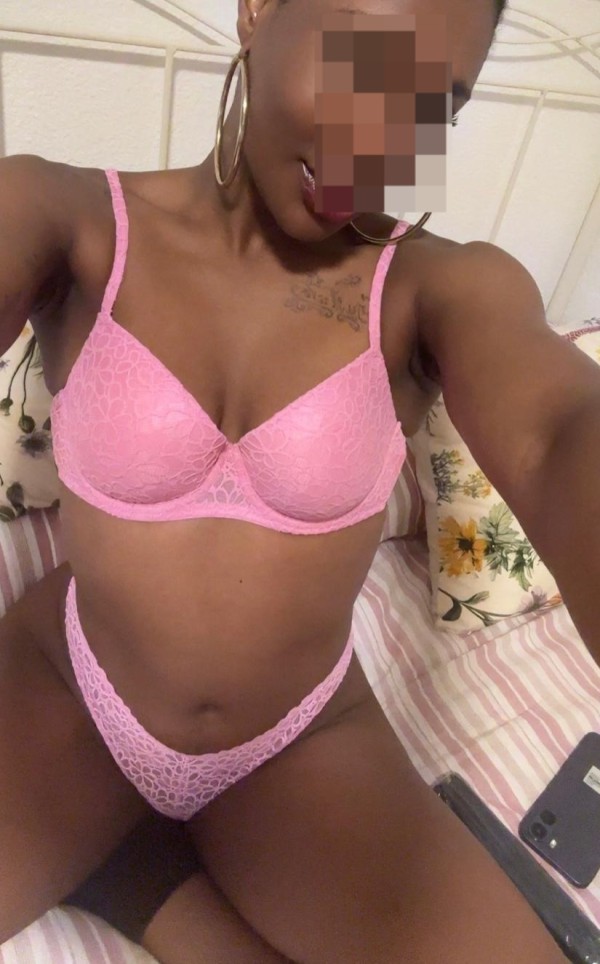 EN PONFERRADA QUITAME LAS BRAGAS QUIERO MUCHO SEXO