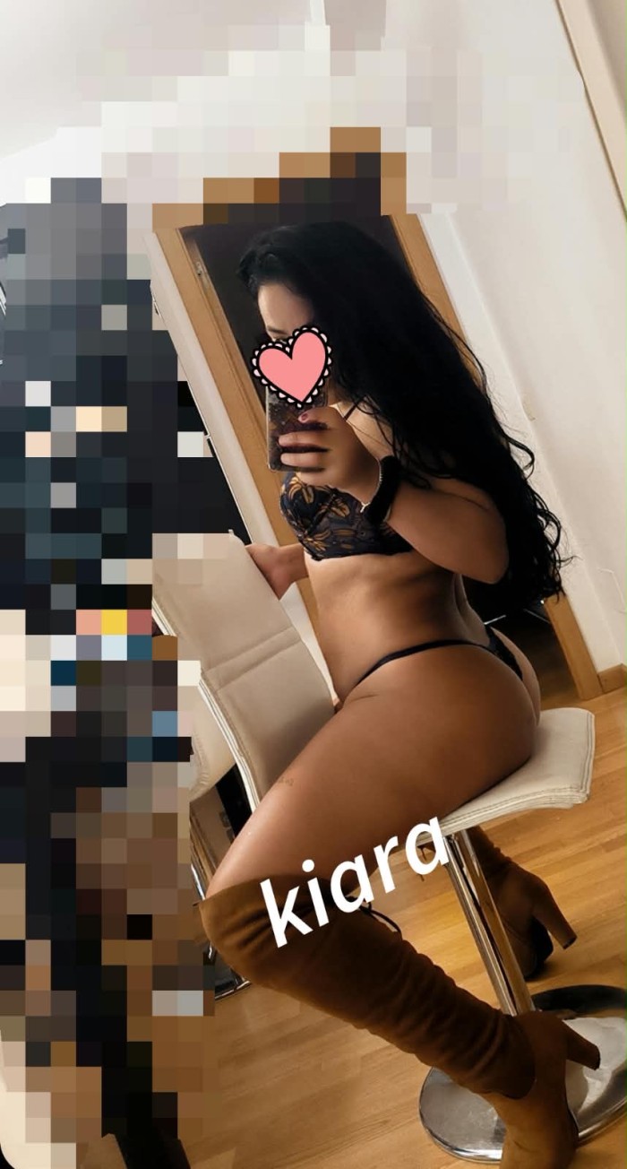 Kiara morena piel canela fiestera en o Porriño