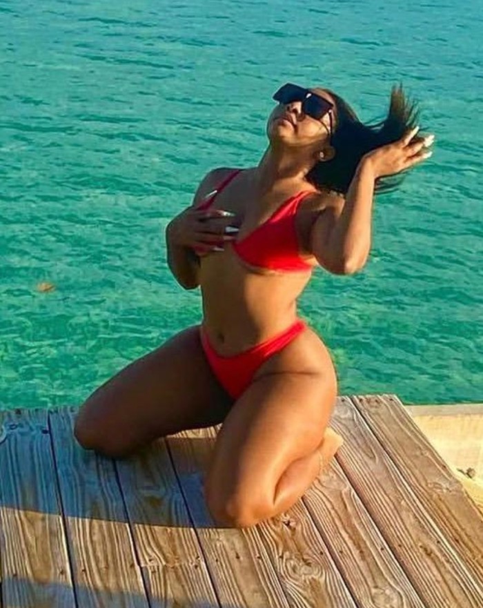 COLOMBIANA DE LUJO MORENITA Y JUGUETONA