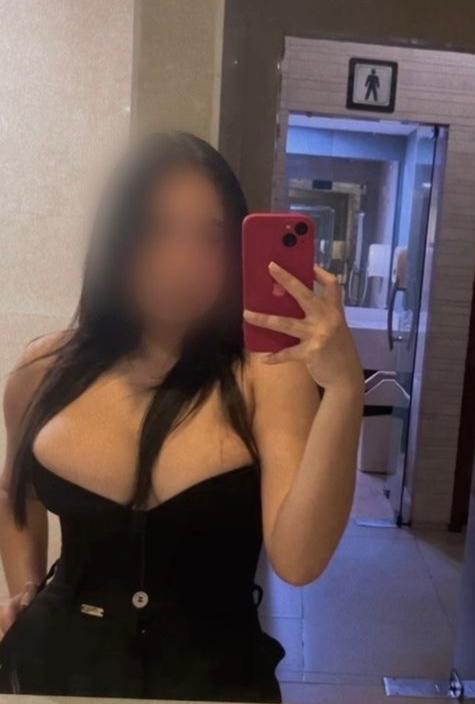 sin tetas no hay paraiso complaciente y discreta  lugo