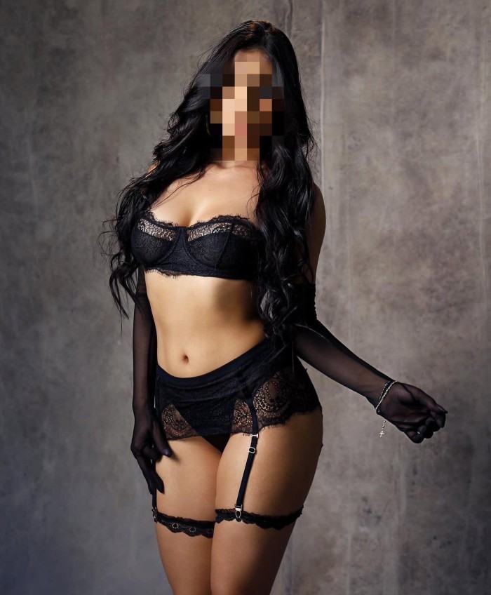SOFISTICADA, JUGUETONA Y LISTA PARA SORPRENDERTE