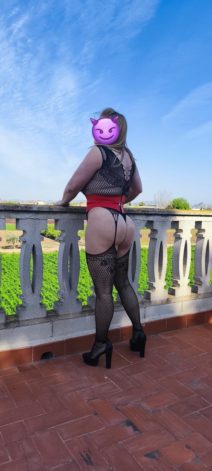 EN ORIHUELA MADURITA CACHONDA ARDIENTE POR SEXO