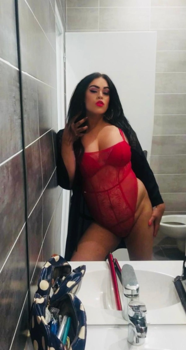 LAVINIA CHICA TRANS MUY COMPLETA EN (PALAFOLLS)