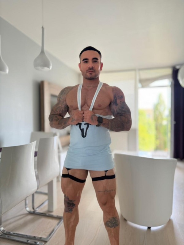 CHICO BISEXUAL EN LEON POLLON XL LECHERO 24H