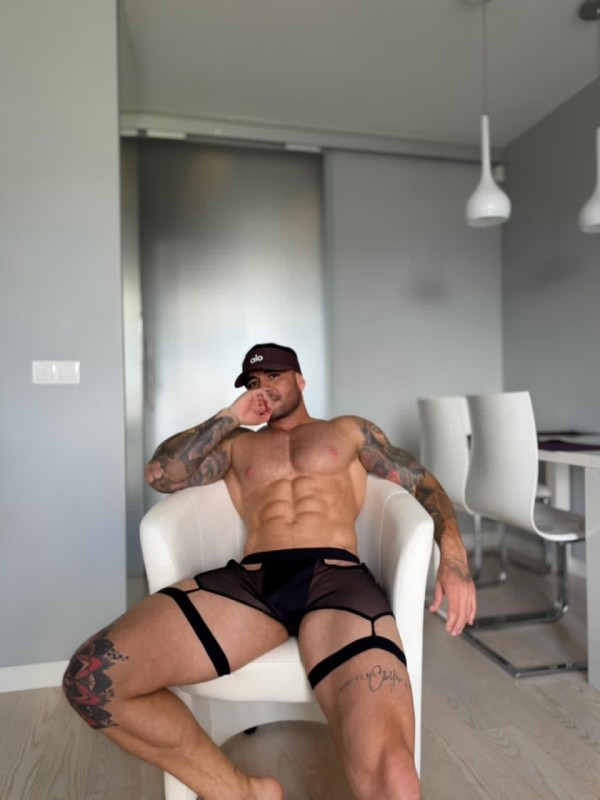 CHICO BISEXUAL EN LEON POLLON XL LECHERO 24H