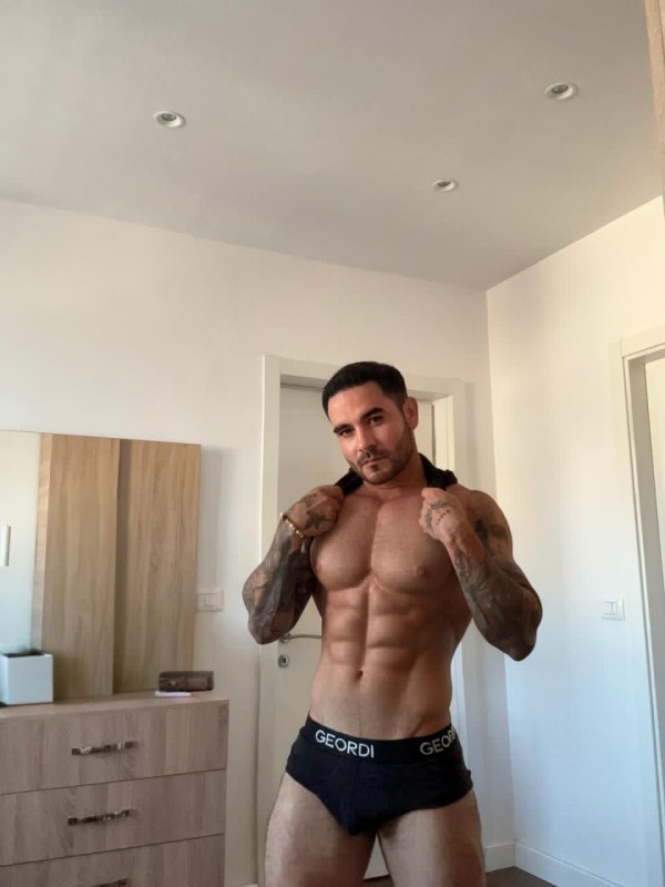 CHICO BISEXUAL EN LEON POLLON XL LECHERO 24H