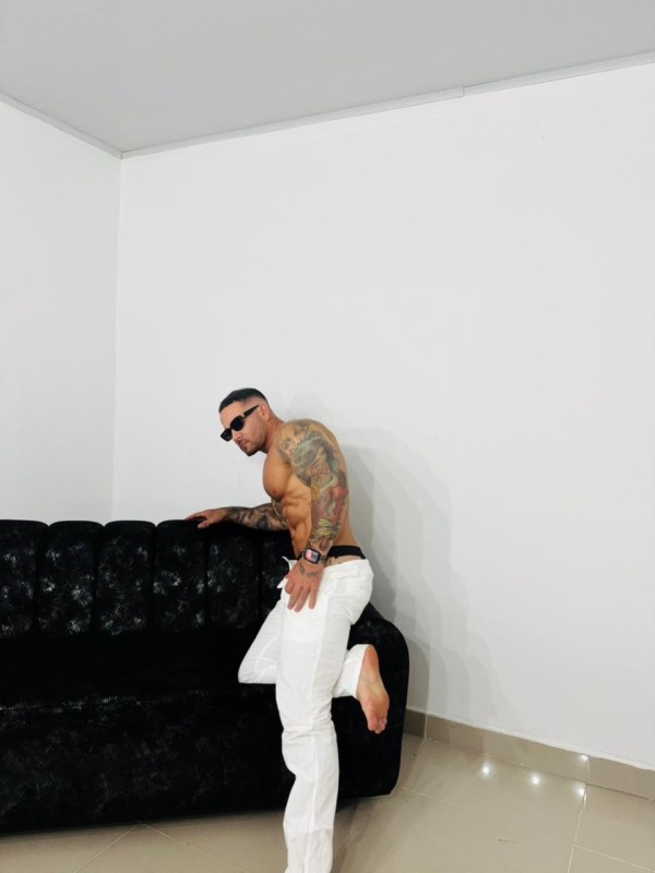 CHICO BISEXUAL EN LEON POLLON XL LECHERO 24H