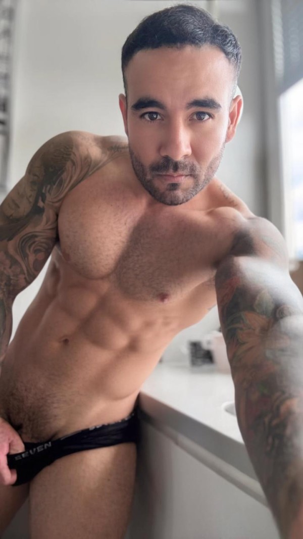 CHICO BISEXUAL EN LEON POLLON XL LECHERO 24H