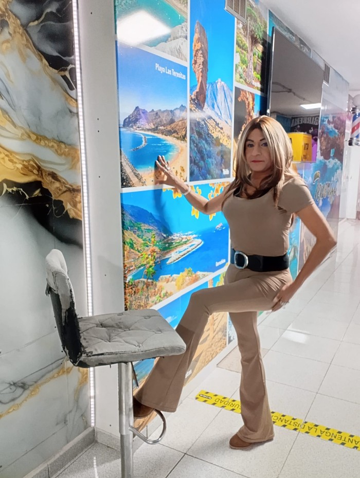 TRANS DELICIOSA COMPLACIENTE FIESTERA LAS AMERICAS