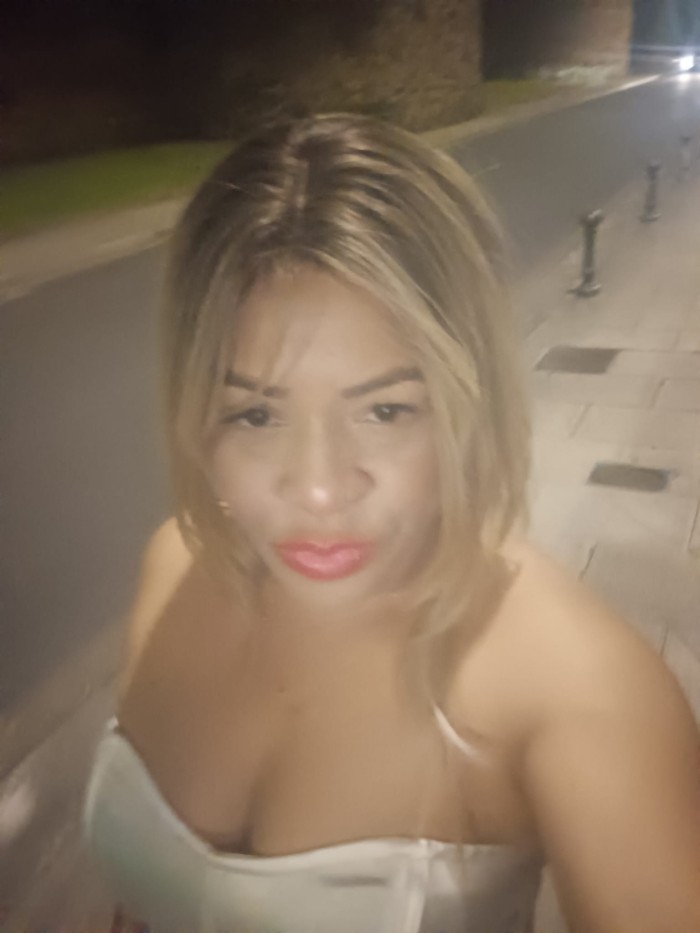 661496860 Rebeca bello y sensual bombón