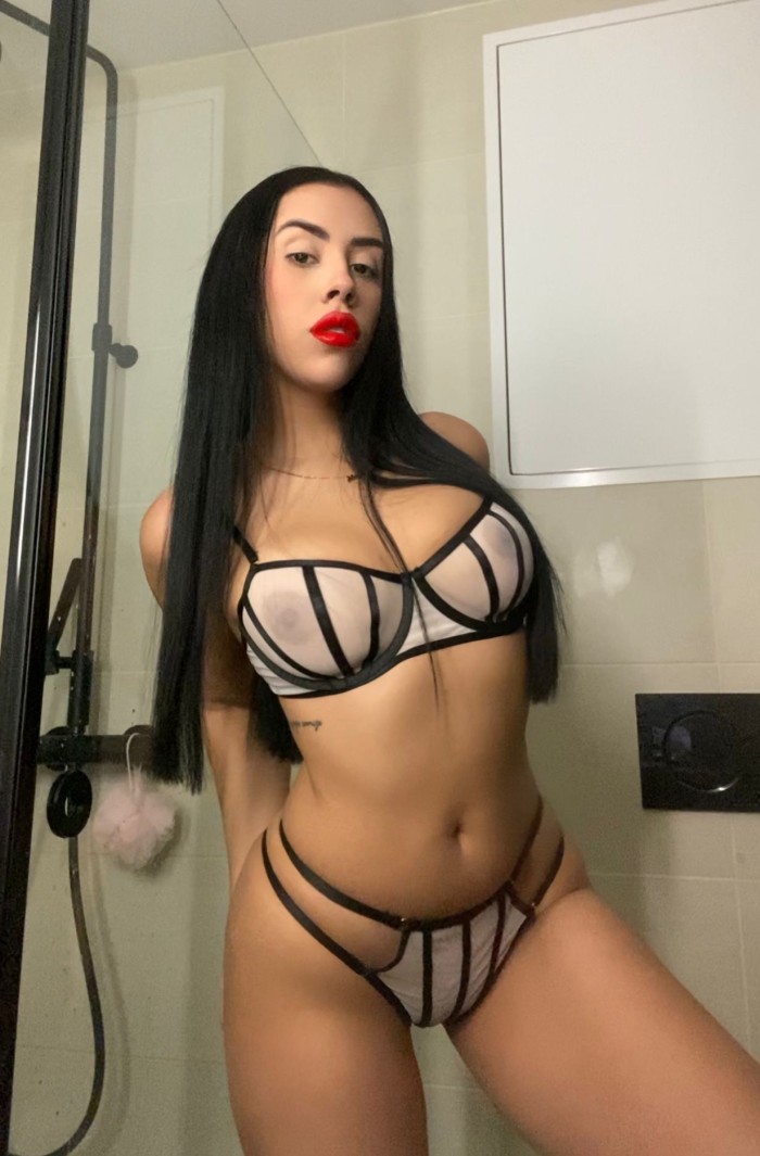 NICOLE ATRACTIVA Y MUY CALIENTE ! MOMENTOS UNICOS