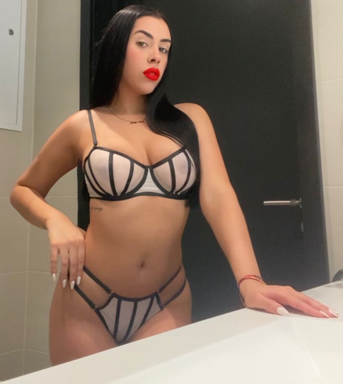 NICOLE ATRACTIVA Y MUY CALIENTE ! MOMENTOS UNICOS