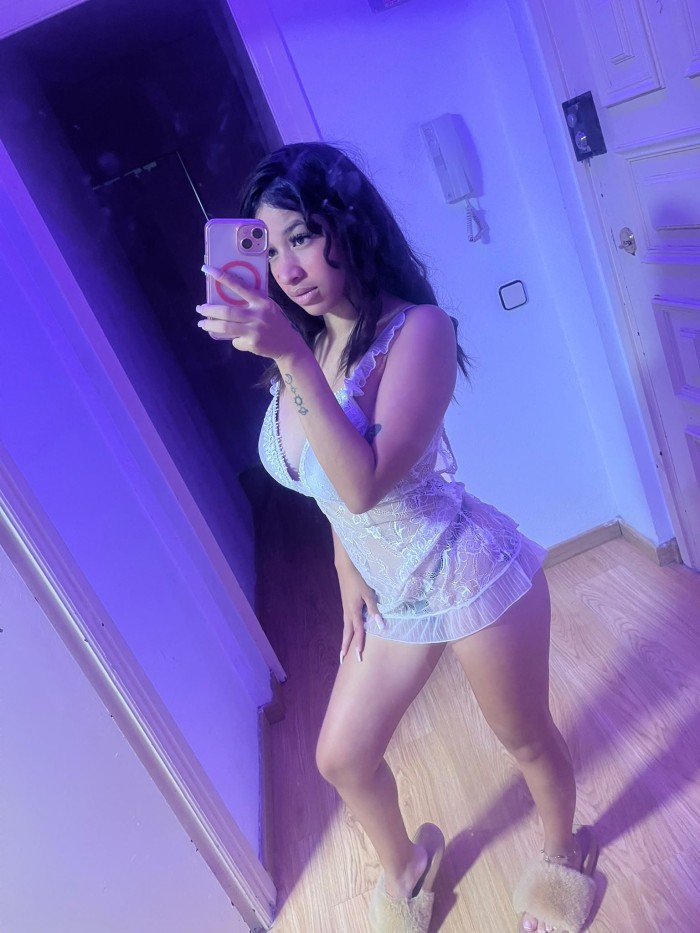 KIM jovencita deslumbrante y completa