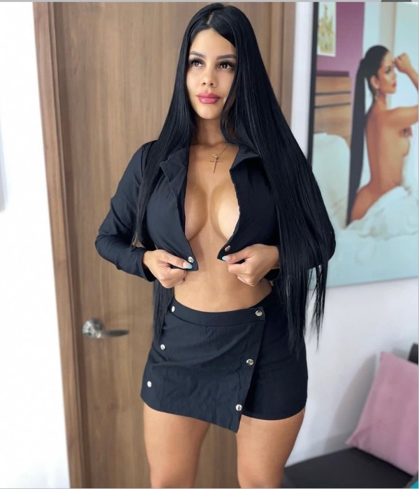 Nicol latina hermosa
