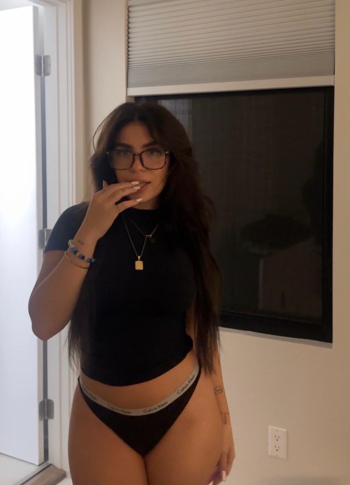 Latina sexy Siempre dispuesta para complacerte!
