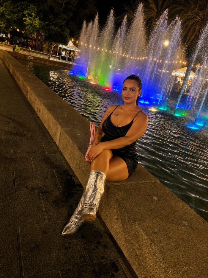 LATINA SENSUAL IMPLICADA EN ALCORCÓN