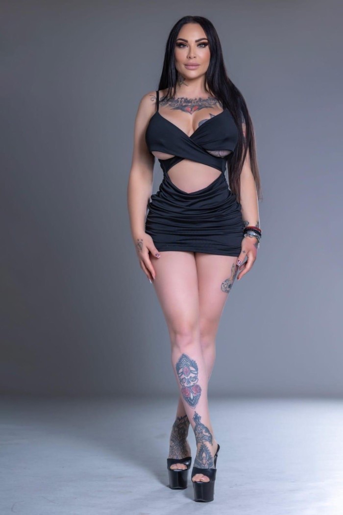 Bella y hermosa mujer, Simpática, Elegante