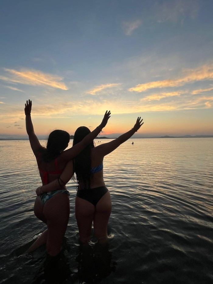 PAR DE AMIGUITAS BIEN CACHONDA  DUPLEX 100E