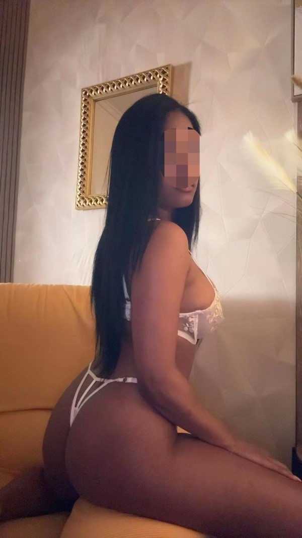 Acabo de llegar ven ami si quieres pura caña