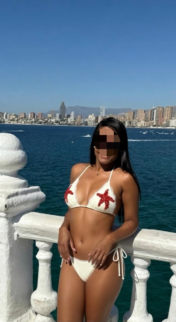 Acabo de llegar ven ami si quieres pura caña