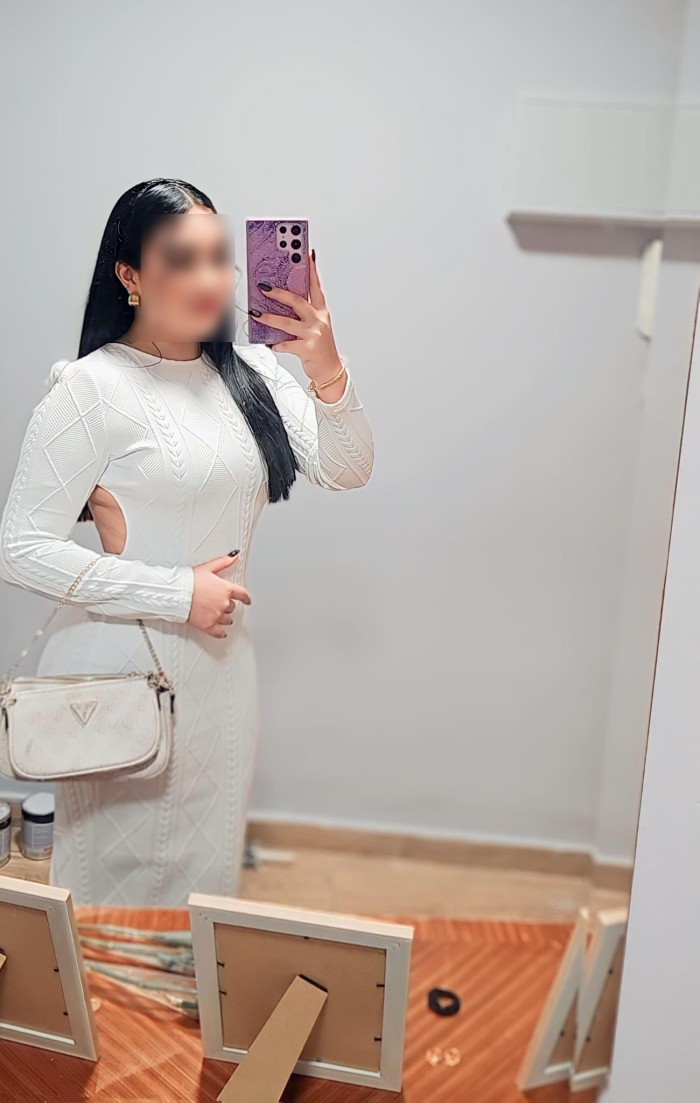 ARDIENTE JOVENCITA MUY CARIÑOSA Y JUGUETONA