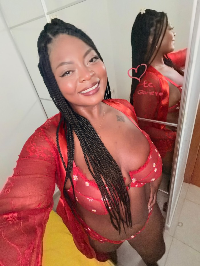 ANGELA TU MORENA COLOMBIANA MUY ATREVIDA