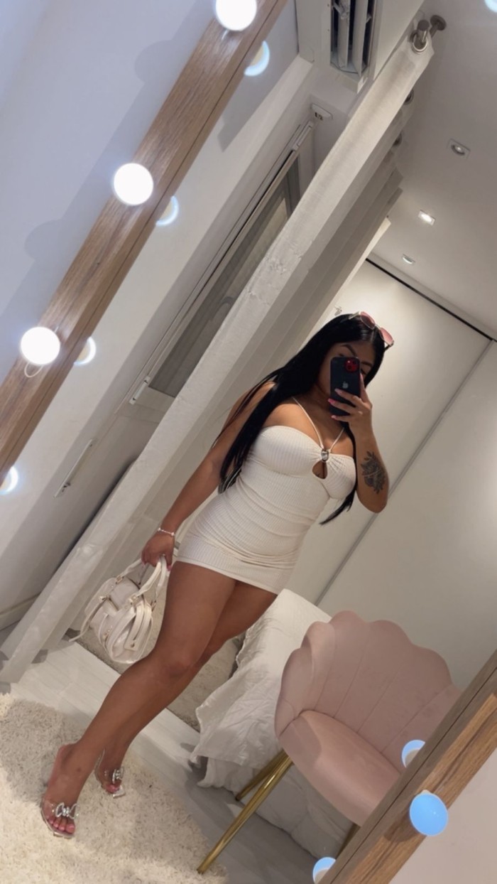 Mamacita Latina Ven Y Disfruta  JESSICA