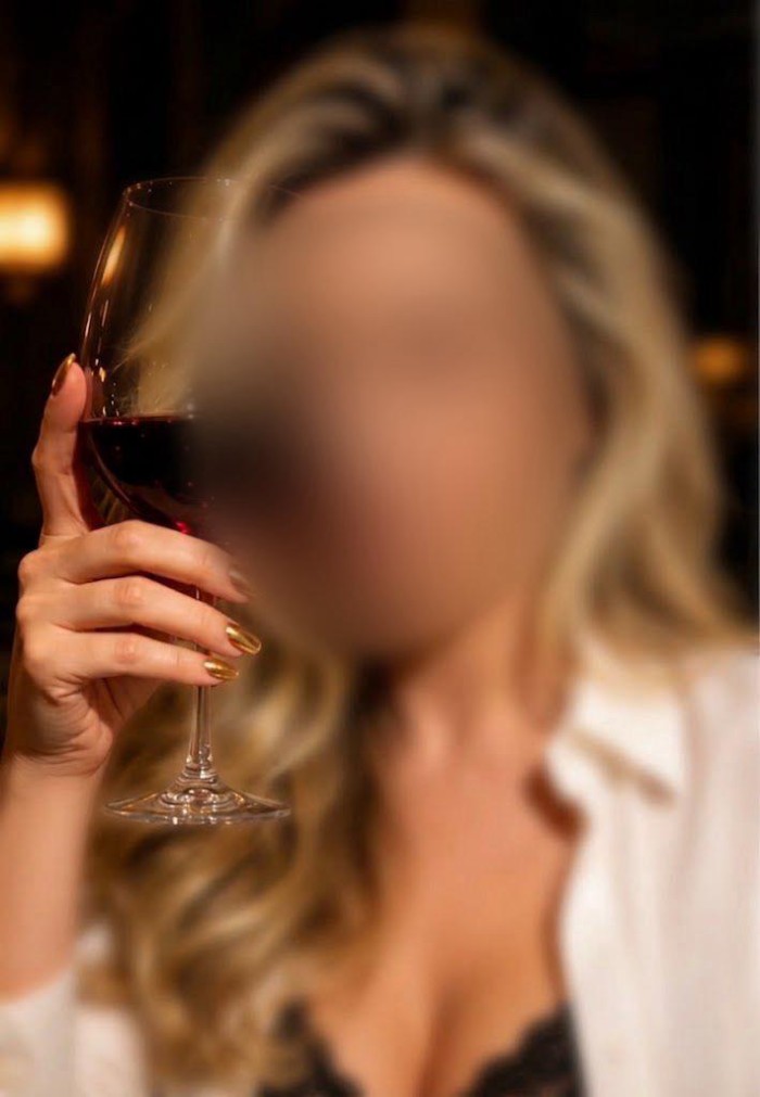 DAMA ESCORT ACOMPAÑANTE Muy DIVINA
