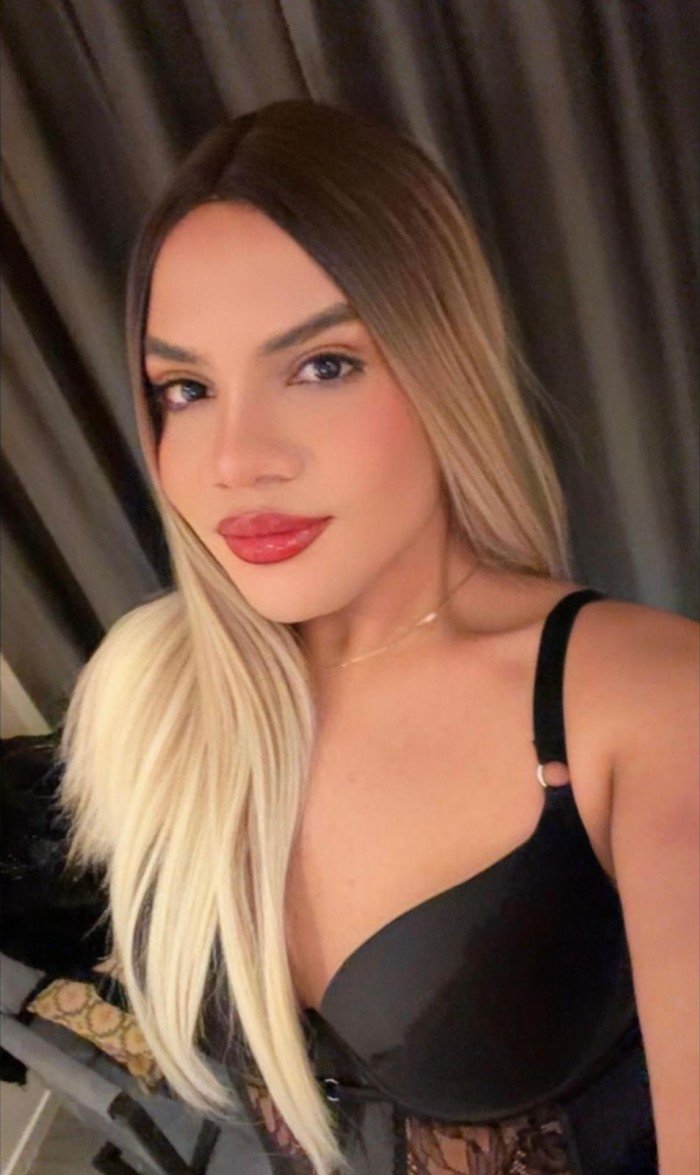 TRANS ARDIENTE ADICTA AL SEXO EN OVIEDO