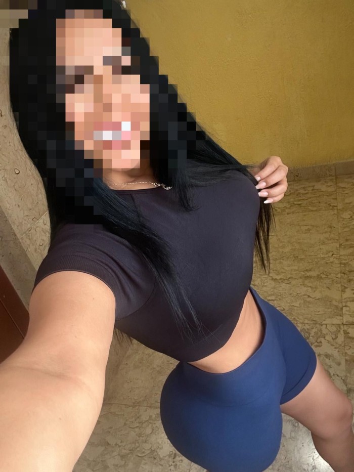 GUAPÍSIMA LATINA JUGUETONA NUEVA EN BILBAO