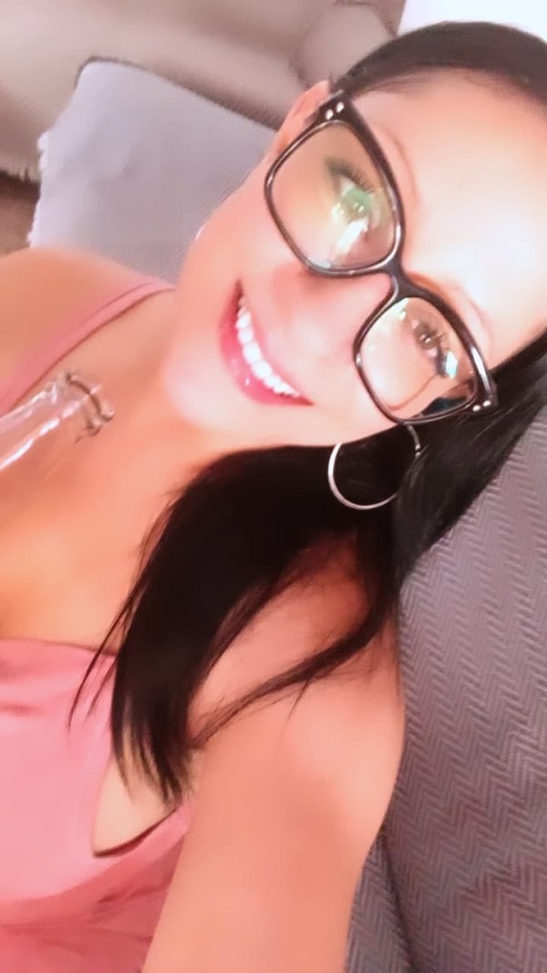 DELICIOSA ENTREGADA ARDIENTE ADICTA AL PLACER