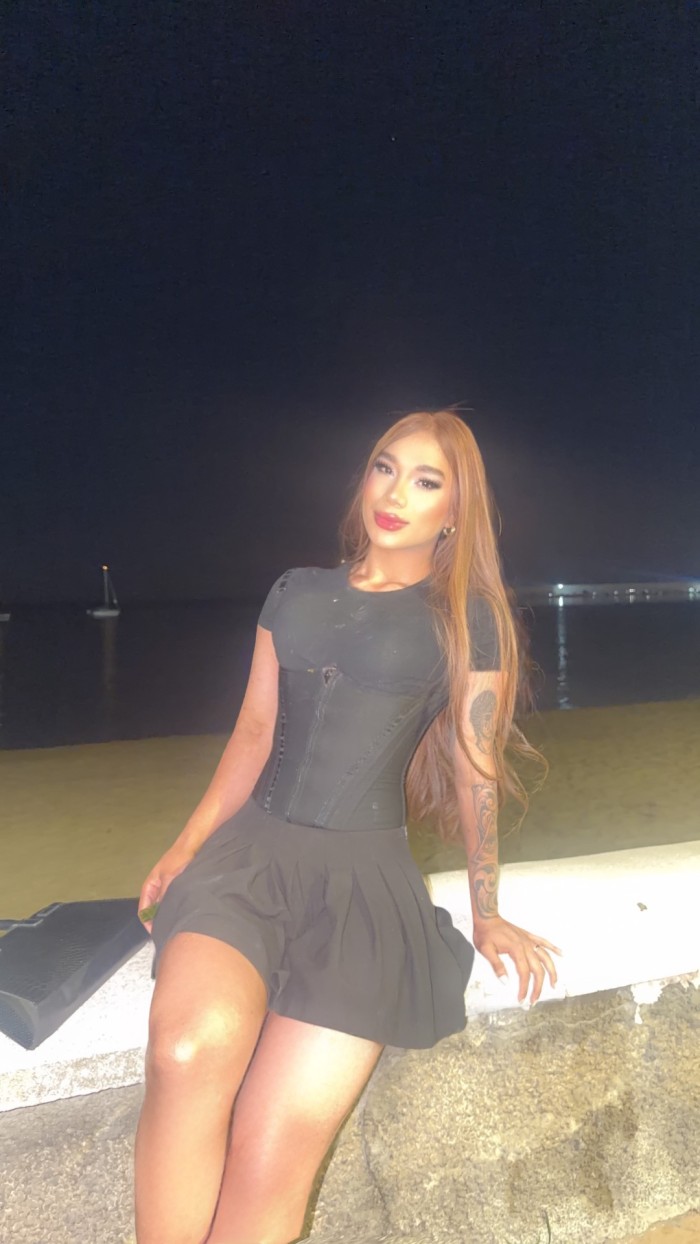 DISPONIBLE PARA TI  24/7 FIESTERA Y MORBOSA