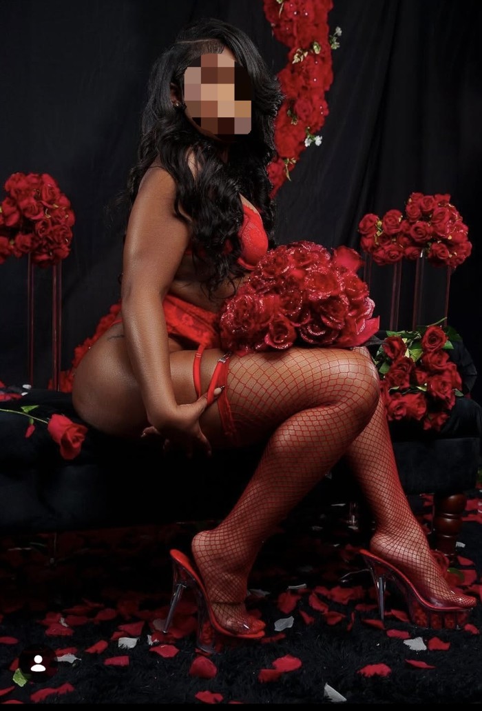 EN ALGECIRAS SEXO ARDIENTE LUJURIA VEN COMEME RICO