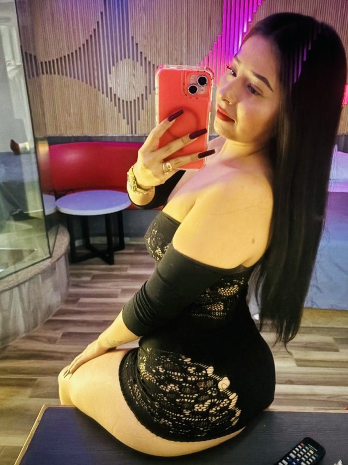 IMPLICADA CACHONDA ARDIENTE DESEOSA DE PLACER