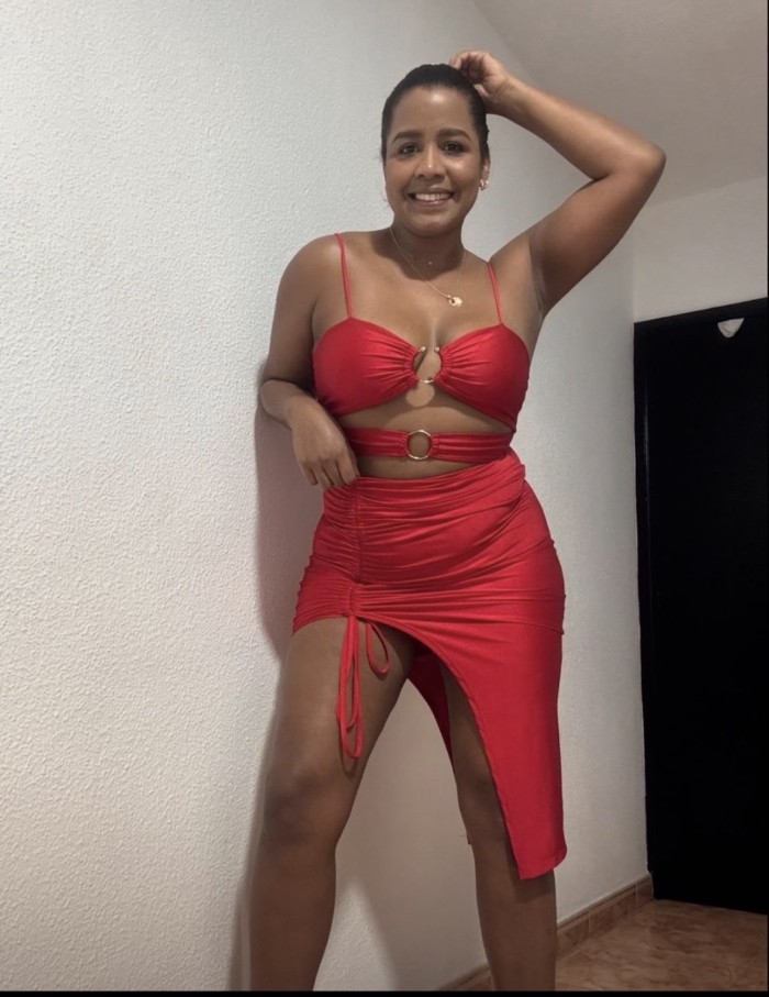 VENEZUELANA RECIÉN LLEGADA TODO MORBO y PLACER PARA TI!