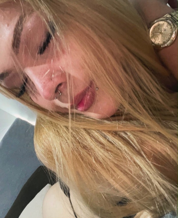 ME ENCANTA QUE ME ECHEN LA LECHE ENCIMA