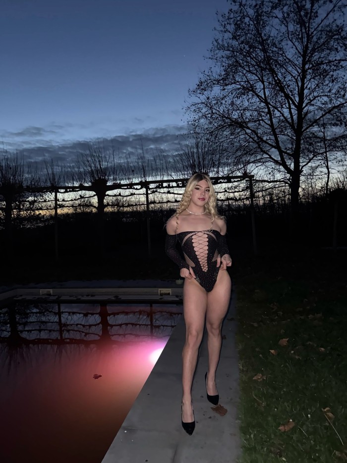 JOVENCISIMA TRANS RUBIA COLOMBIANA 22 AÑOS ESTRENO