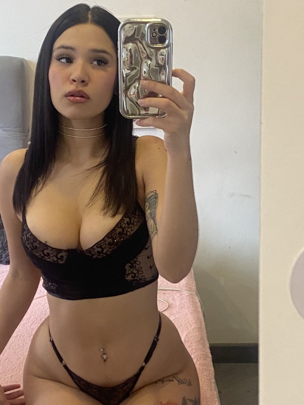NIÑATA CACHONDA Y DIVERTIDA, CON GANAS DE UN RICO 69